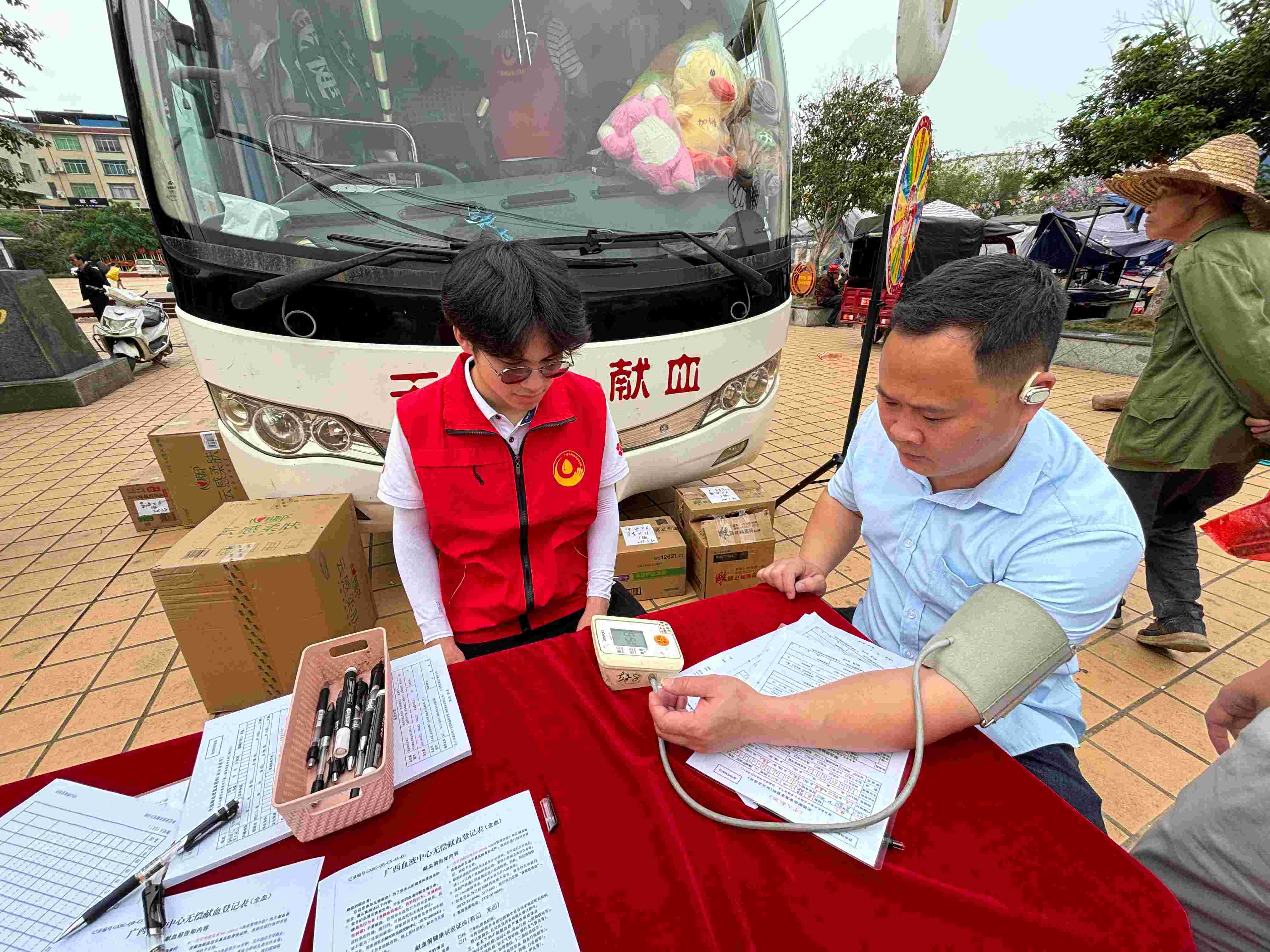 四排镇卫生院献血活动现场照片(拍摄者:邓华珍) (1).jpg