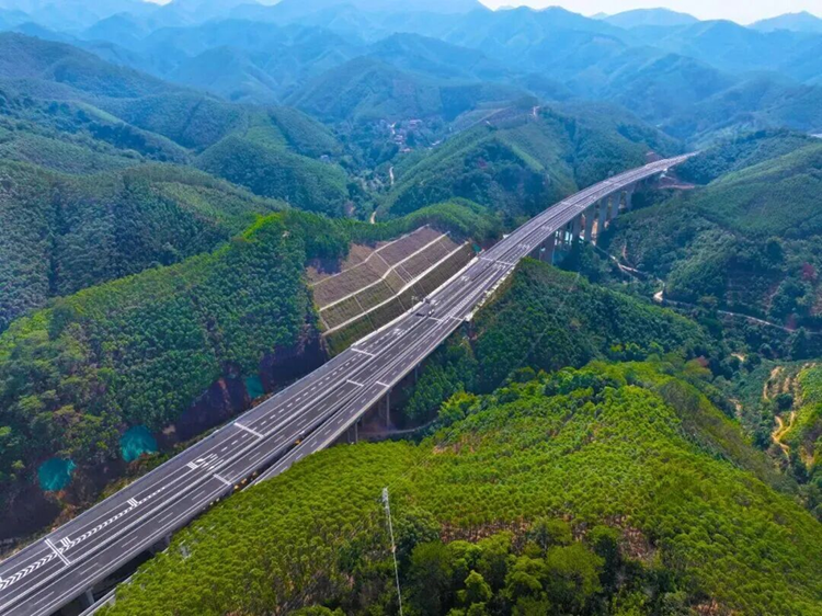 好消息!这条途经鹿寨的高速公路具备通车条件了3.png