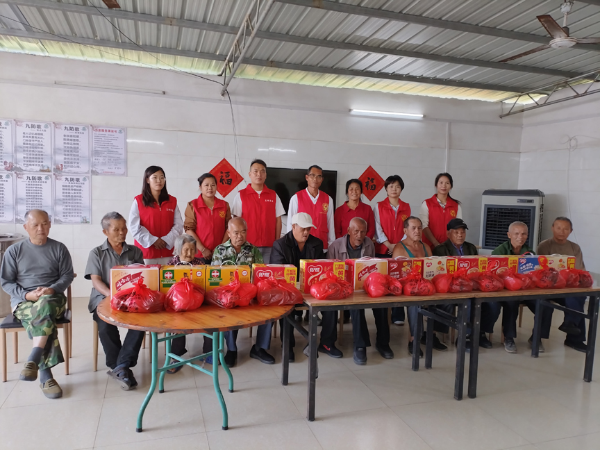 【网络中国节·重阳】平山镇:情暖重阳节  敬老传温情1.jpg