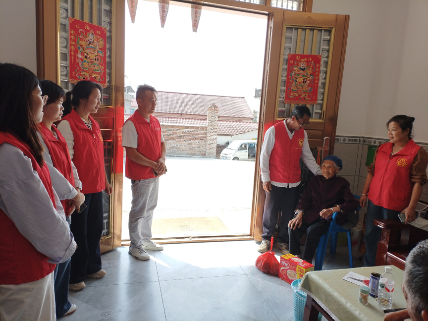 【网络中国节·重阳】平山镇:情暖重阳节  敬老传温情4.jpg