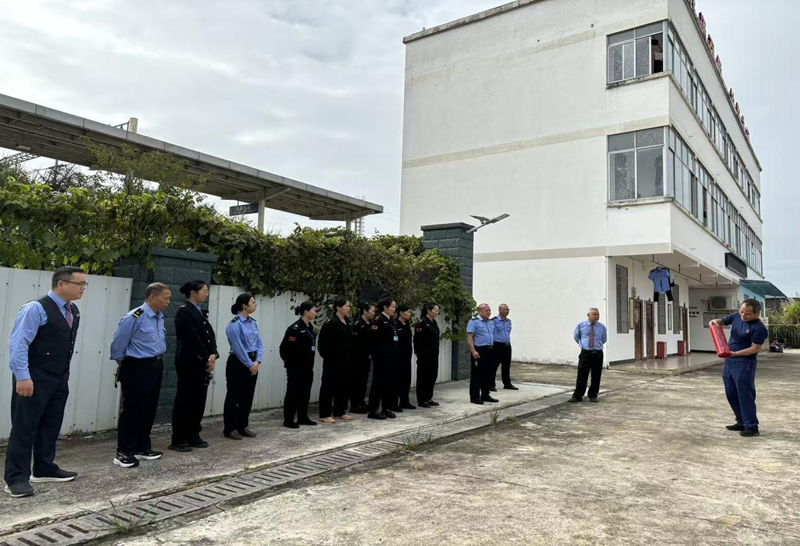 【中渡镇】消防“赶集”送安全 “实战”演练筑防线3.png