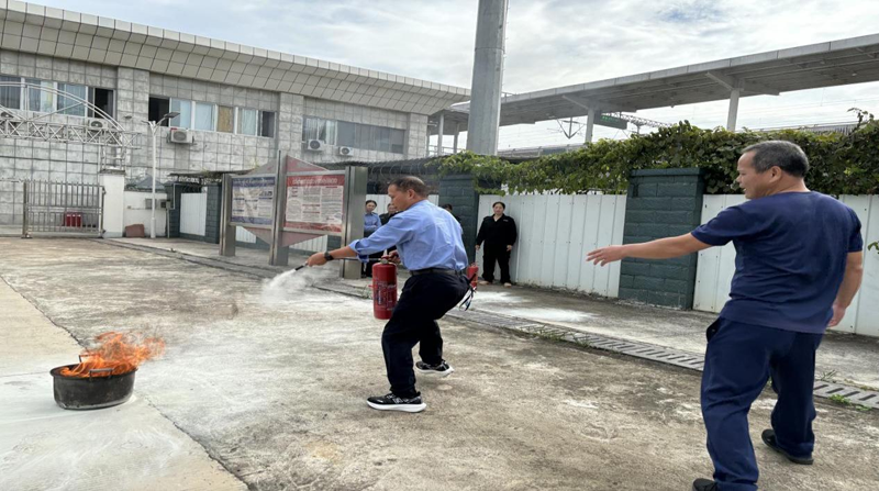 【中渡镇】消防“赶集”送安全 “实战”演练筑防线6.png