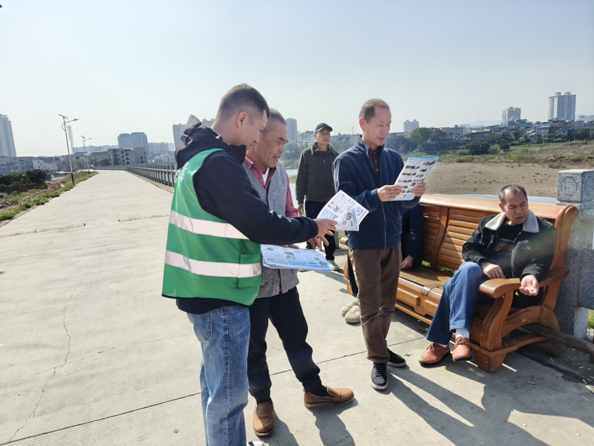 【新时代 新雷锋】鹿寨镇:践行雷锋精神 服务民生暖心3.png