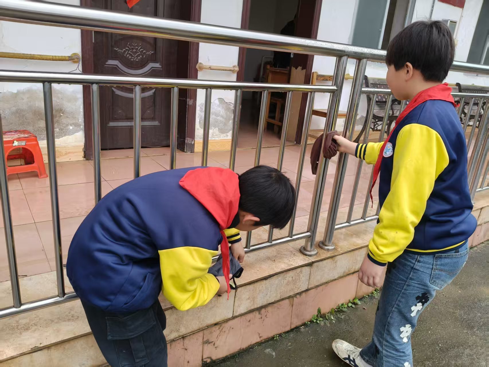 【新时代 新雷锋】弘扬雷锋精神 传递敬老温情2.jpg