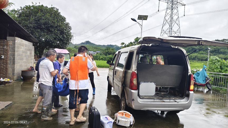【防汛季】中渡镇:硬核防汛守一线,抢险护民不停歇7.jpg