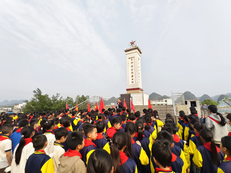 【网络中国节·清明】平山镇:缅怀革命先烈 传承红色基因1.jpg