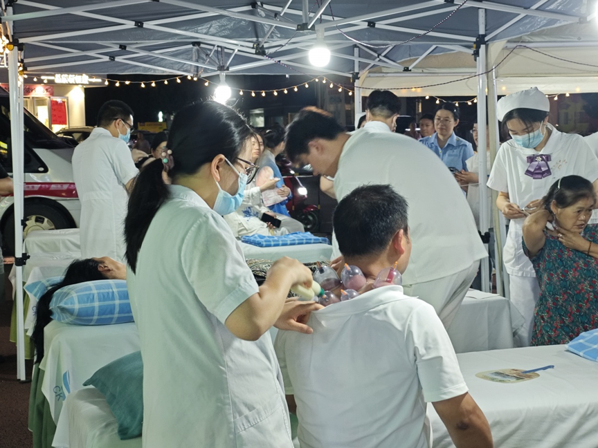 夜市搭台  中医药服务“不打烊”2.png