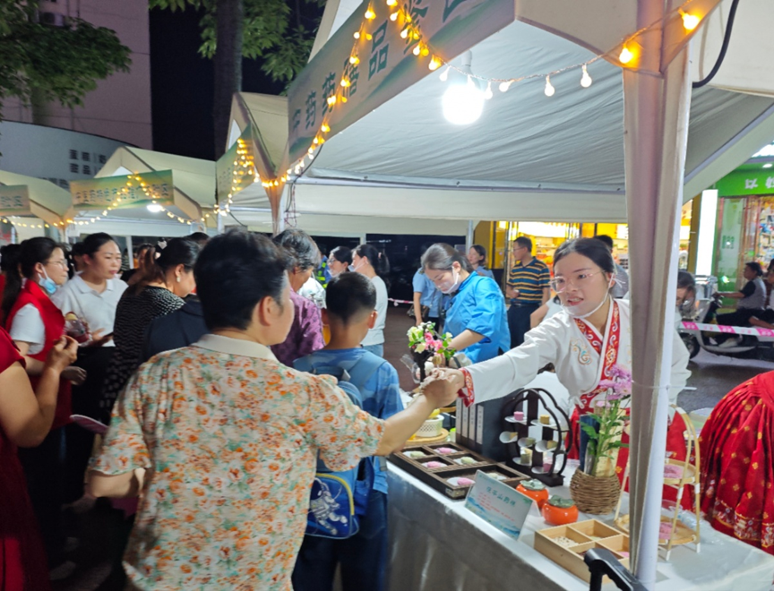 夜市搭台  中医药服务“不打烊”7.png