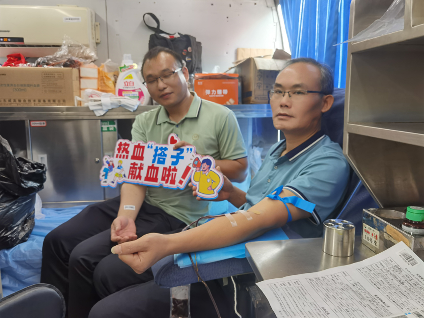 【新时代  新雷锋】鹿寨县组织开展无偿献血活动2.jpg