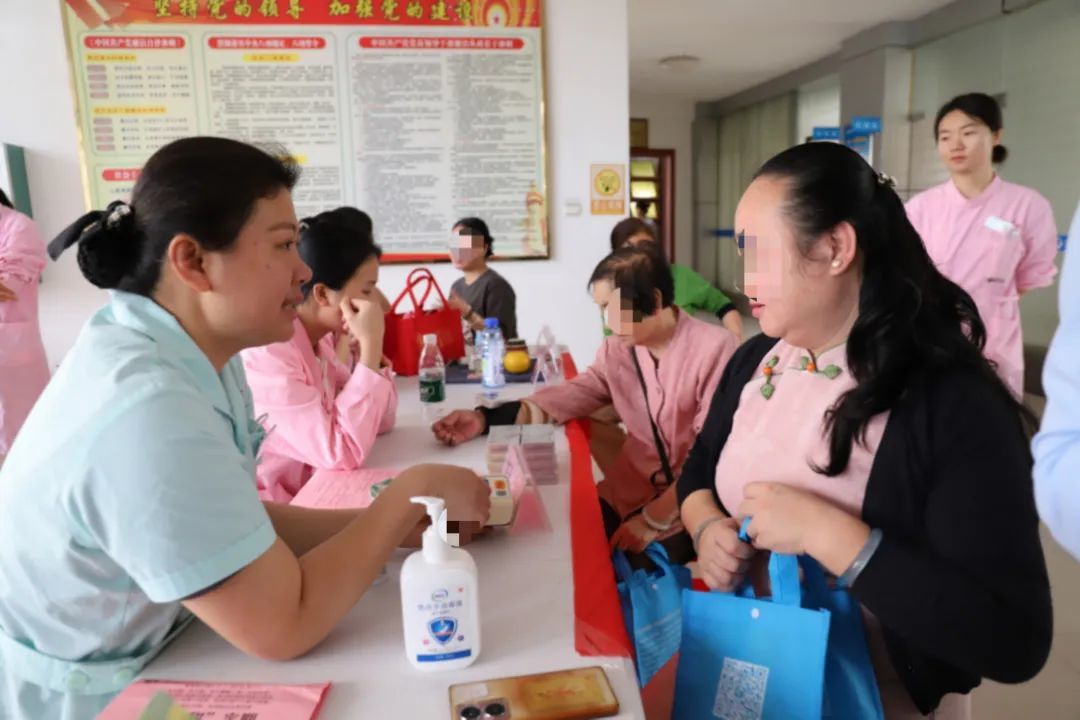 支部共联建  义诊送健康1.jpg