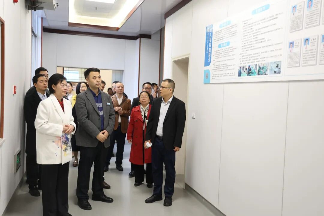象州县卫生健康局考察组到鹿寨县中医医院参观交流3.png
