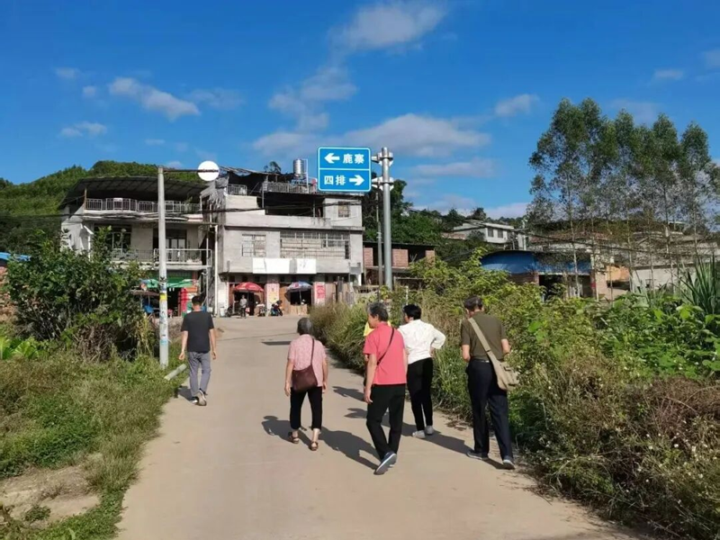 时隔近70年,广东七旬老人在鹿寨这里找到了“亲人”!2.png
