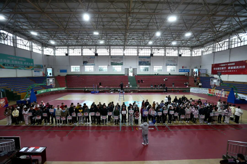 气排球邀请赛在鹿寨县城北体育馆开幕!1.png