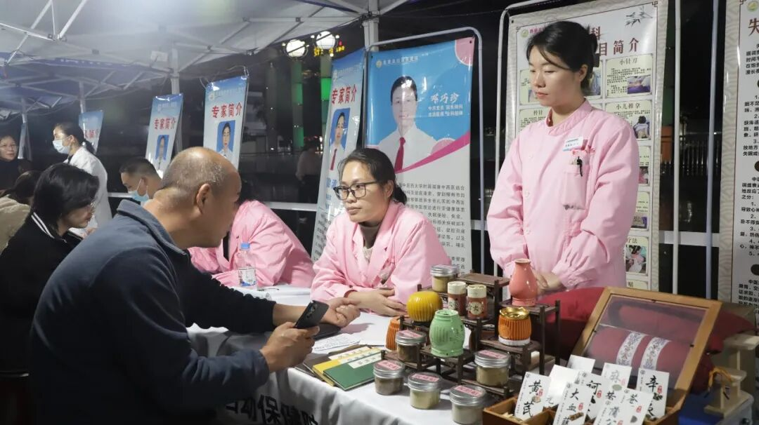 为市民带来沉浸式、多元化健康体验!鹿寨这个“夜市”超热闹!3.png