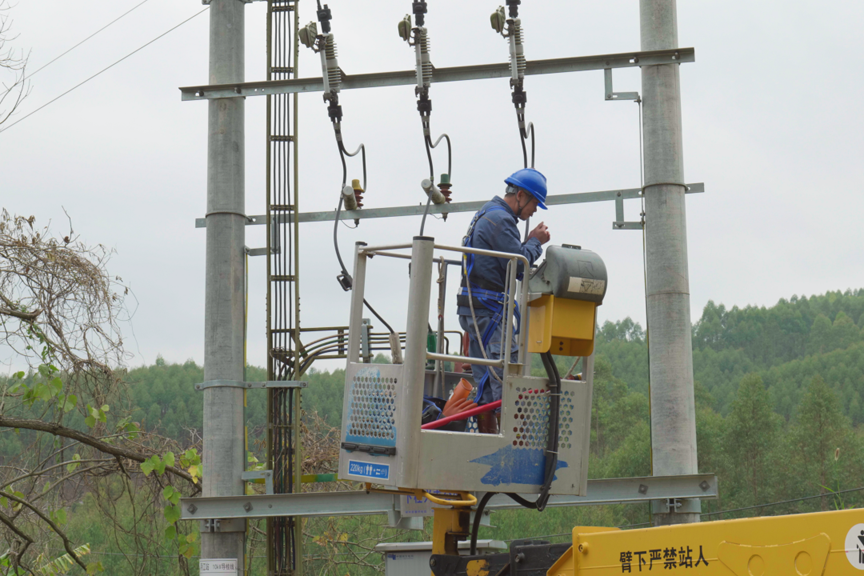 低温天气,柳州鹿寨供电局特巡特维保民生3.png