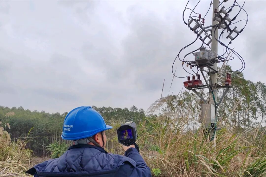 低温天气,柳州鹿寨供电局特巡特维保民生5.png