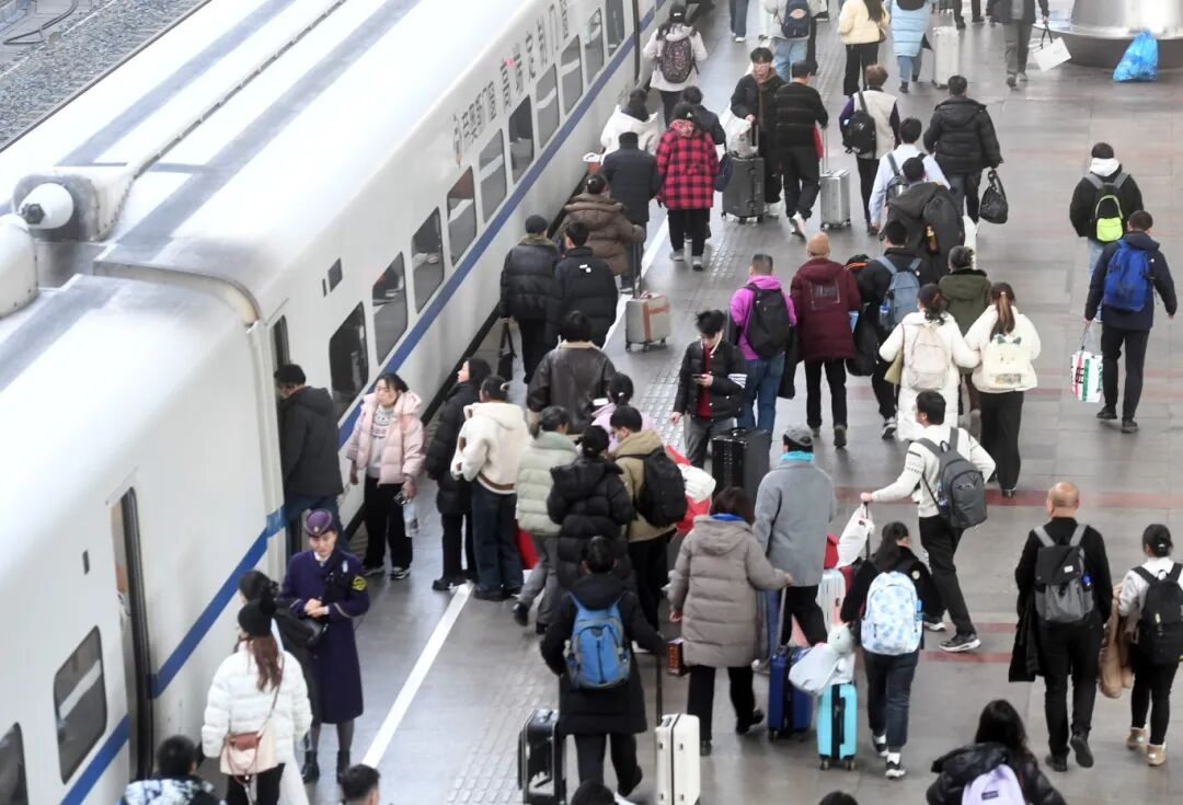 【网络中国节·春节】春运开始!这些行李不能带上火车,快自查!1.png