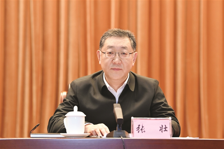 张壮在柳州市2026年新春第一会上强调:促招引 强工业 优环境 转作风 加快推动柳州高质量发展1.png