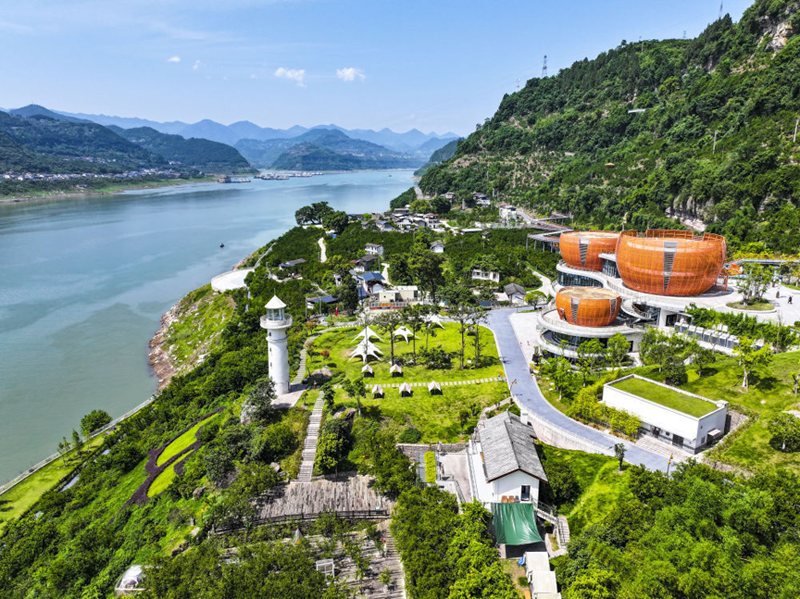 实干担当 为民造福——习近平总书记引领全党树立和践行正确政绩观7.png