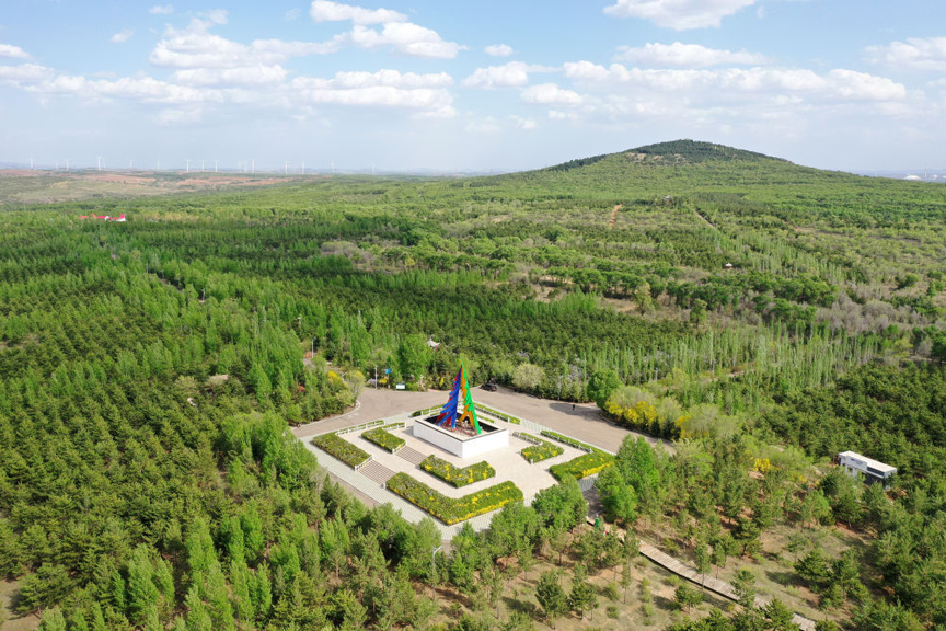 实干担当 为民造福——习近平总书记引领全党树立和践行正确政绩观8.png