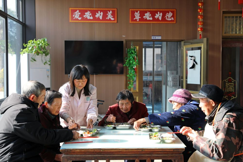 实干担当 为民造福——习近平总书记引领全党树立和践行正确政绩观12.png