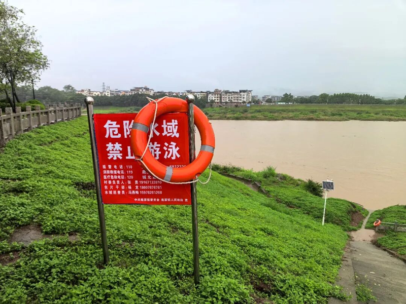 鹿寨持续强降雨 河流水位上涨未超警戒7.png