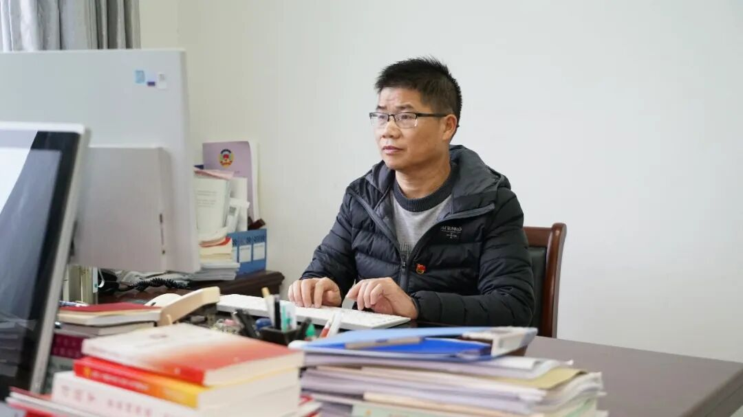 【榜样】自治区优秀党务工作者郭其昌:以党建强基,助鹿寨富民兴村3.png