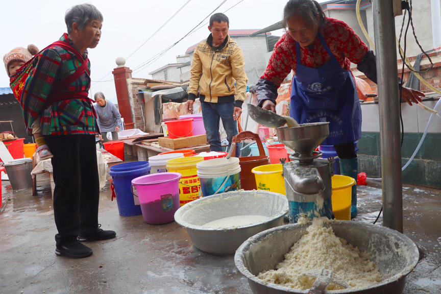 【网络中国节·春节】豆腐香里年味浓3.jpg