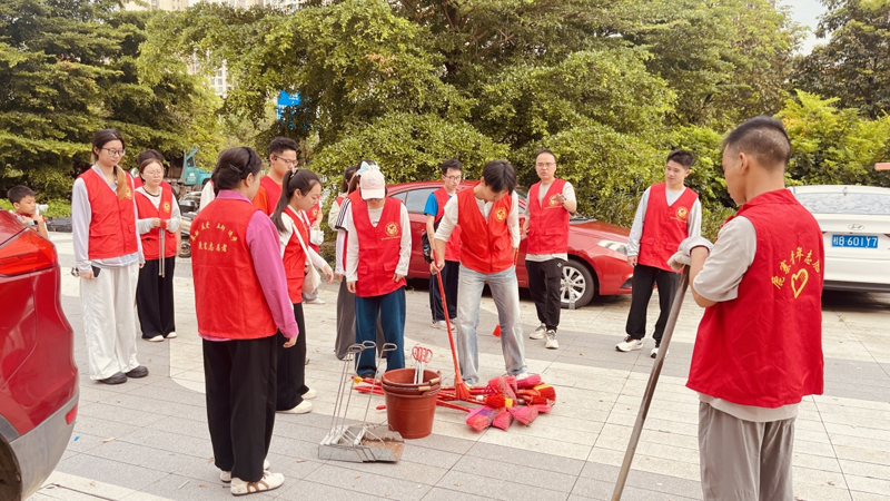 【创文明城市】青春聚力护环境 志愿整治焕新颜1.png