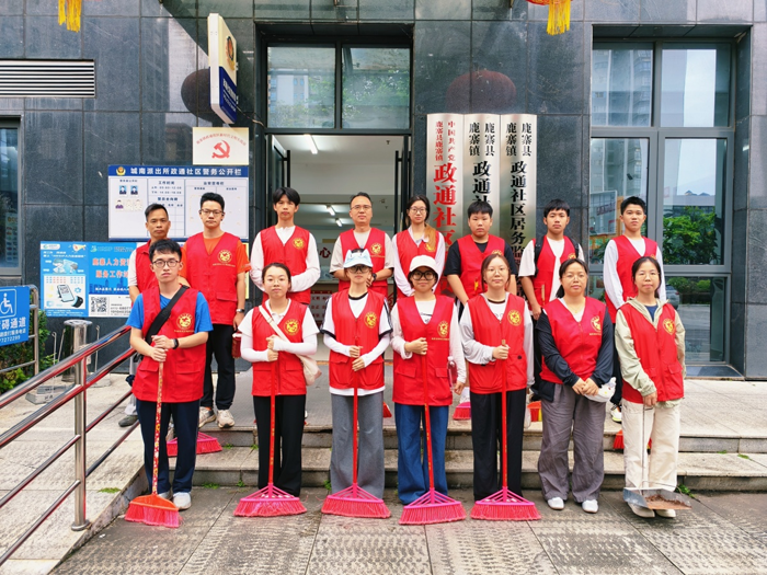 【创文明城市】青春聚力护环境 志愿整治焕新颜4.png