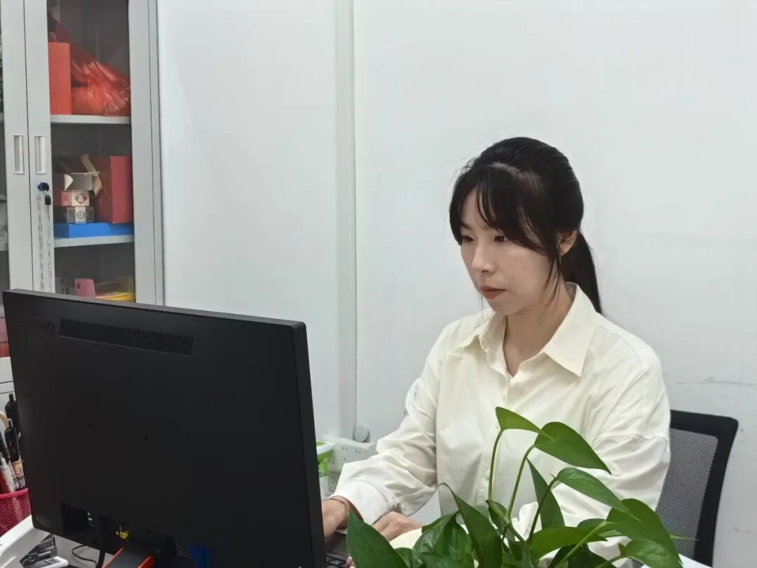 【人大代表风采】刘颖茜:立足“三农”岗位,履职为民助力乡村振兴7.png