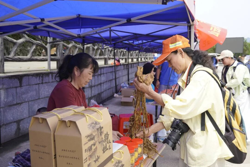 【网络中国节·广西三月三】这天,中渡古镇热闹非凡!9.png