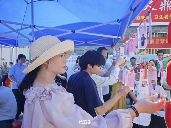 【游在鹿寨】庙会搭台歌普法,桂乡新风入民心5.png