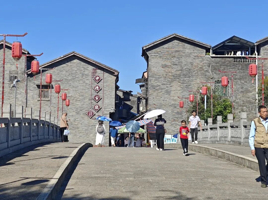 鹿寨国庆文旅市场持续升温9.png