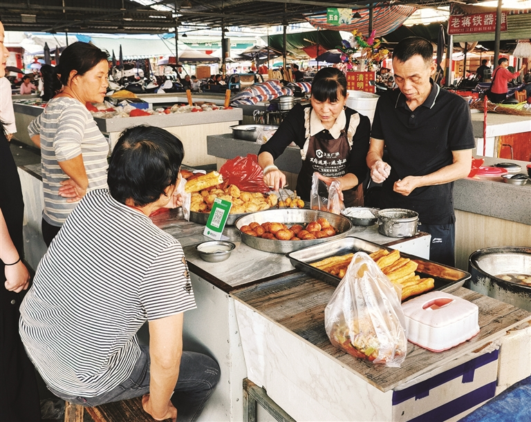 【游在鹿寨】客家味飘香,烟火气升腾——鹿寨县寨沙镇圩市见闻2.png