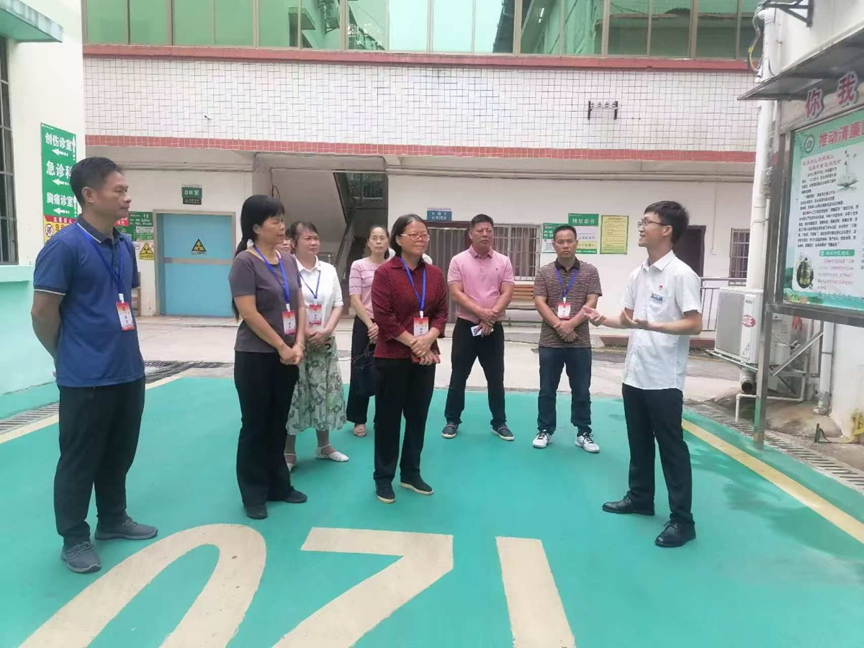 鹿寨县人大常委会开展基层医疗卫生服务体系建设情况调研1.png