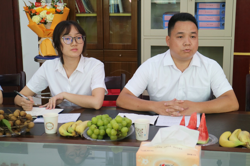 “初心课”和“接力课”相互辉映!这个座谈交流有意义4.png