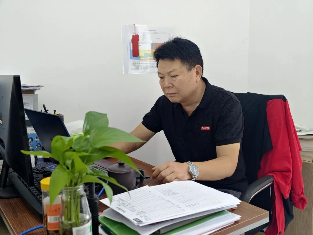 【人大代表风采】杜成友:坚守实业勇担当 履职尽责显风采8.png