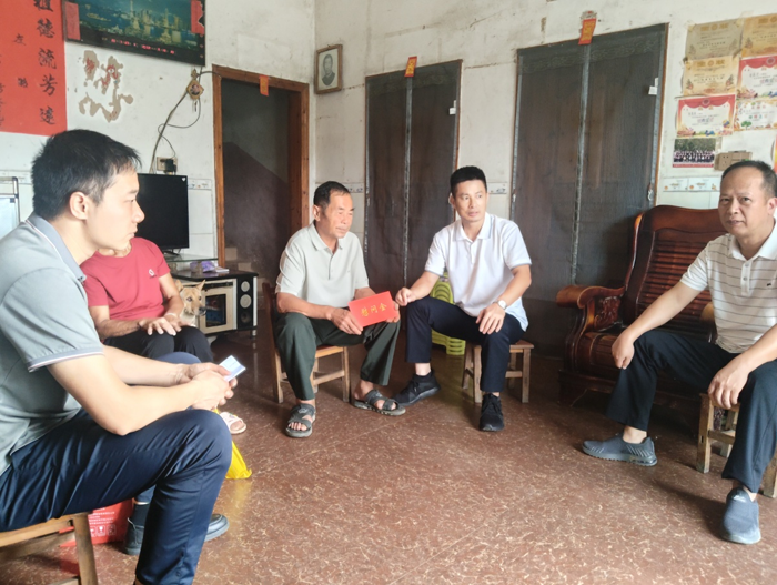 【双拥】市退役军人事务局慰问组到我县寨沙镇开展“八一”走访慰问活动2.png