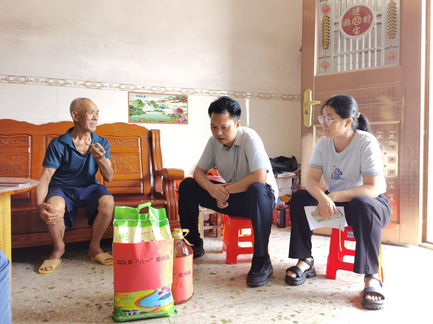 【双拥】四排镇:八一慰问送温暖 殷切关怀传真情3.png