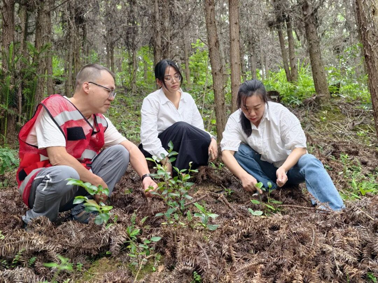 【人大代表风采】罗寒春:构建多元特色产业集群 书写履职为民生动答卷4.png