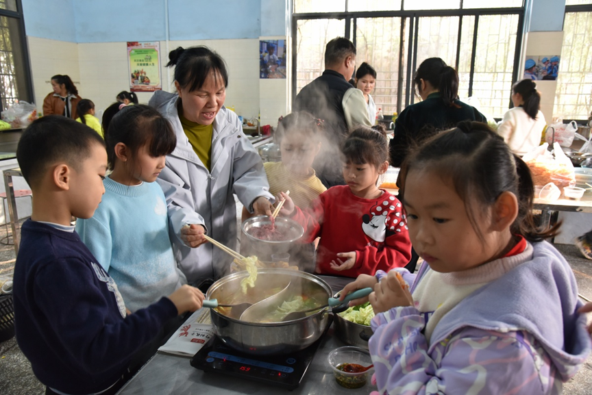 【“双减”】品舌尖味道 享校园“食”光5.png