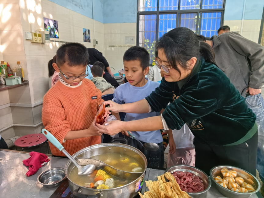 【“双减”】品舌尖味道 享校园“食”光6.png