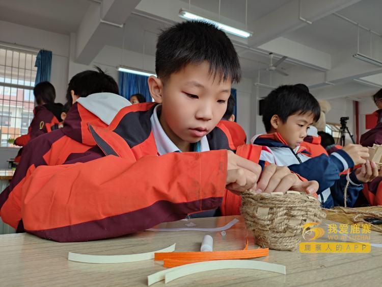 非遗技艺进校园 培根铸魂共传承2.jpg