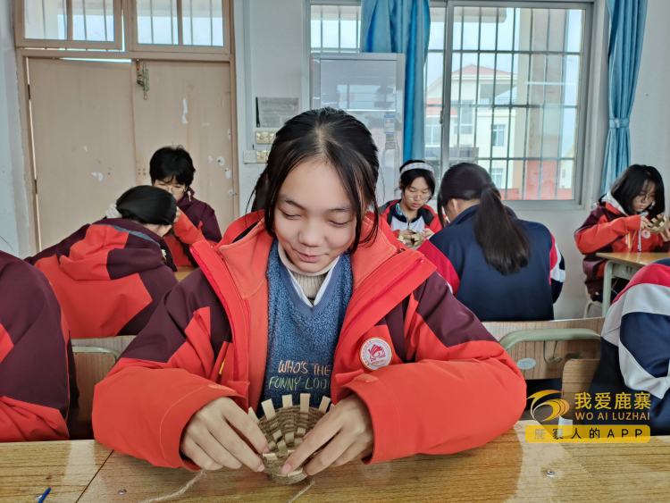 非遗技艺进校园 培根铸魂共传承3.jpg