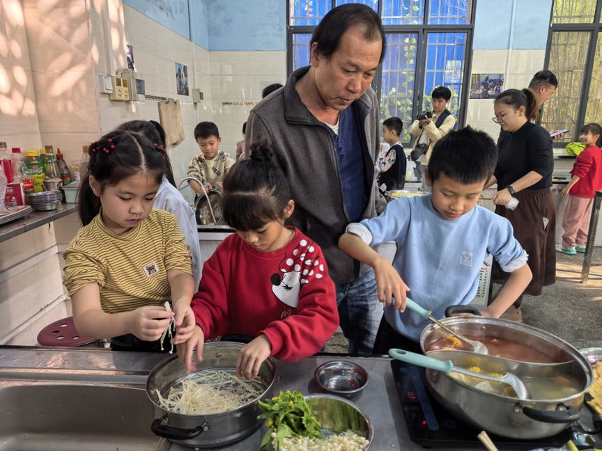 【“双减”】品舌尖味道 享校园“食”光2.png