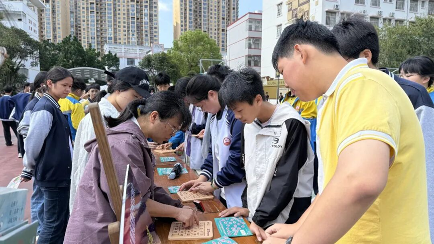 【“双减”】现场超燃!鹿寨中学举行首届科技节5.png