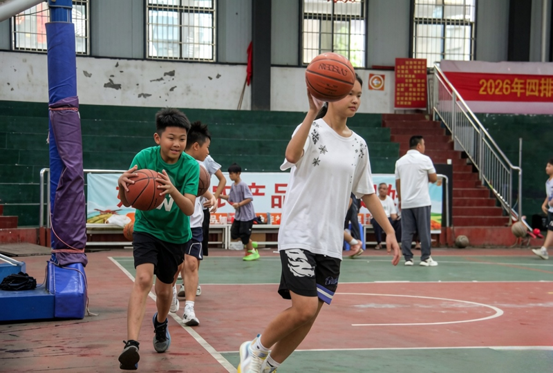 【“双减”】四排镇:乡村少年宫篮球班火热开班1.png
