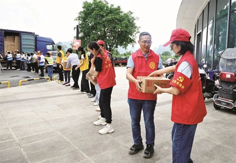 八方爱心 持续涌动——社会各界助力柳州抗震救灾见闻8.png