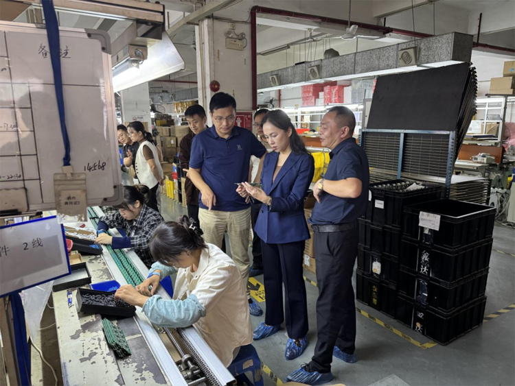 覃宝花率队赴广东开展招商考察1.png